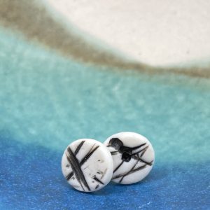 Cornish hedgerow earrings – black